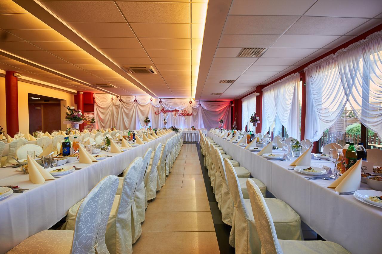 Hotel Paola คุตโน ภายนอก รูปภาพ