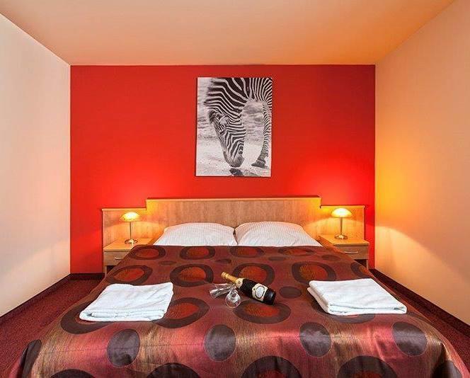 Hotel Paola คุตโน ภายนอก รูปภาพ