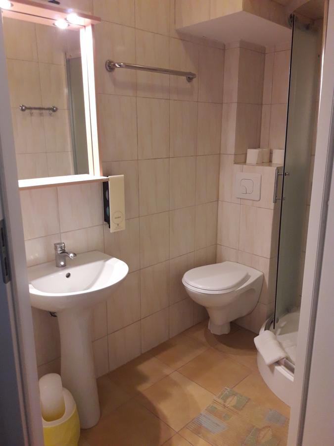 Hotel Paola คุตโน ภายนอก รูปภาพ